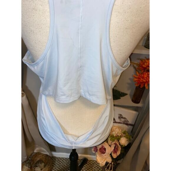NIKE NWT $52 Dri-Fit size XL Women’s Light Blue Open Back Training Tank Top - Picture 1 of 12